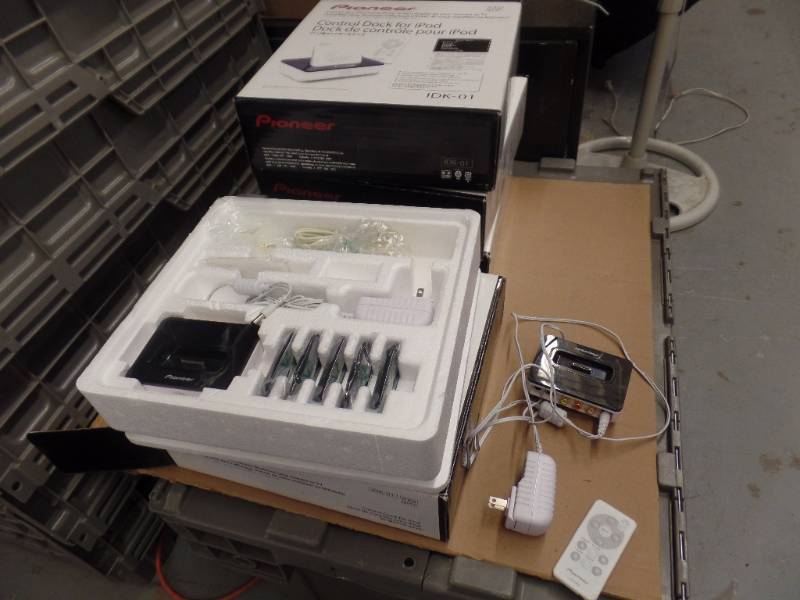 lot 248 image: iPOD CONTROL DOCKS