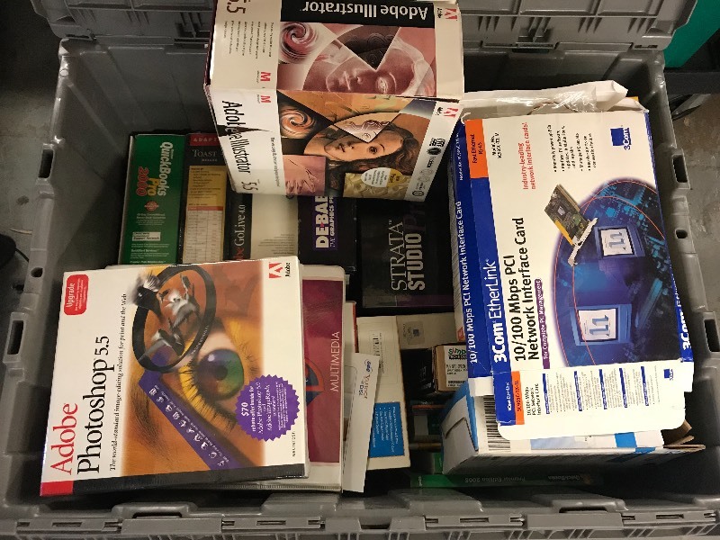 lot 250 image: BIN OF SOFTWARE