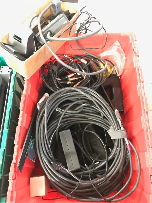 lot 258 image: 2 BINS OF ELECTRONICS ACCESSORIES