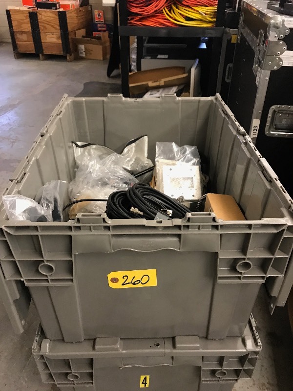 lot 260 image: BIN OF AV CABLES