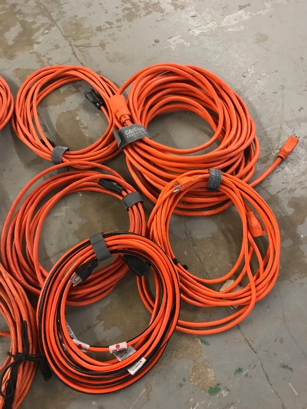 lot 263 image: LOT OF 11 EXTENSION CORDS