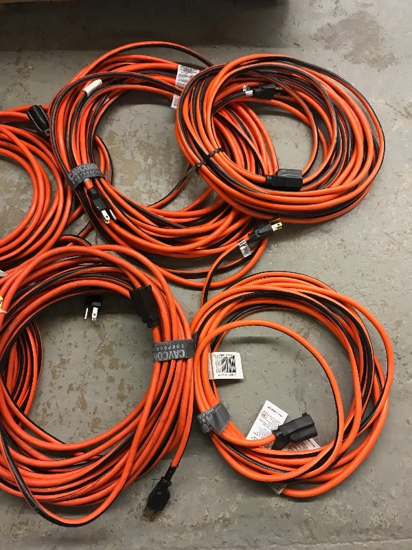 lot 267 image: LOT OF 9 EXTENSION CORDS