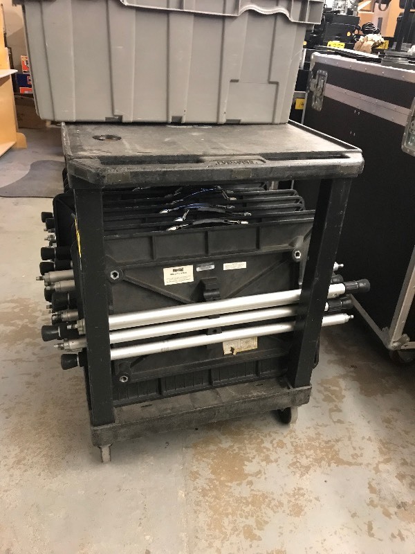 lot 273 image: AV CART