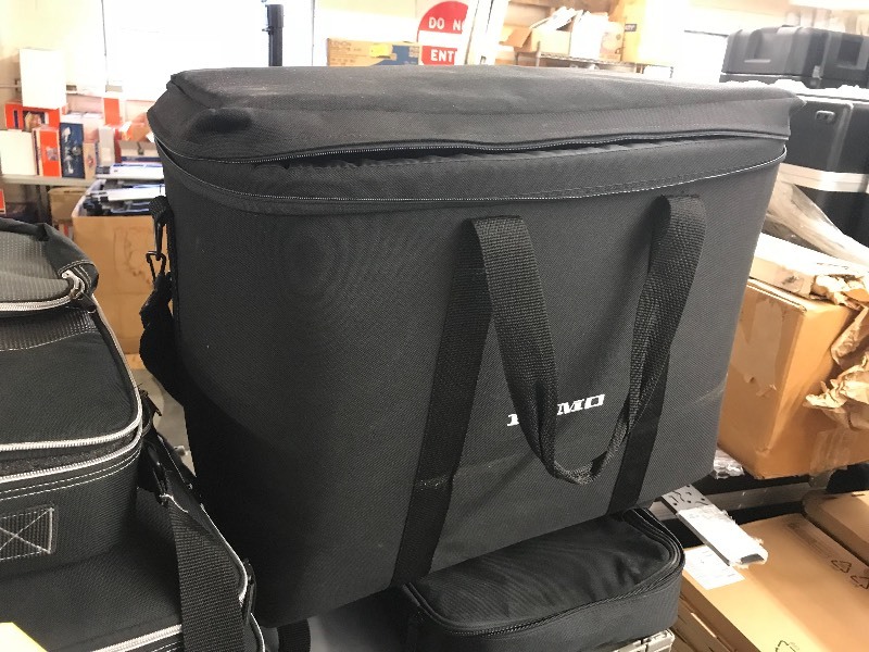 lot 275 image: LOT OF CASES AND BAGS