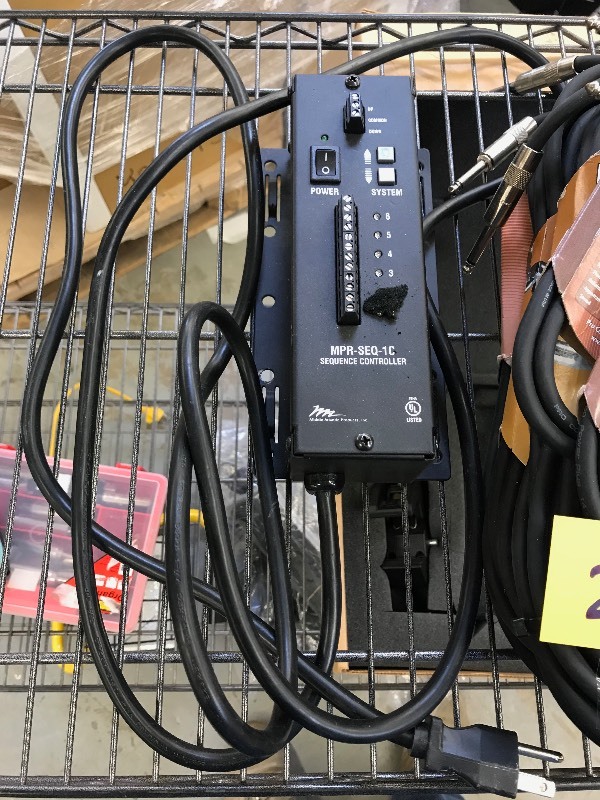 lot 289 image: SEQUENCE CONTROLLER AND AUDIO CABLES