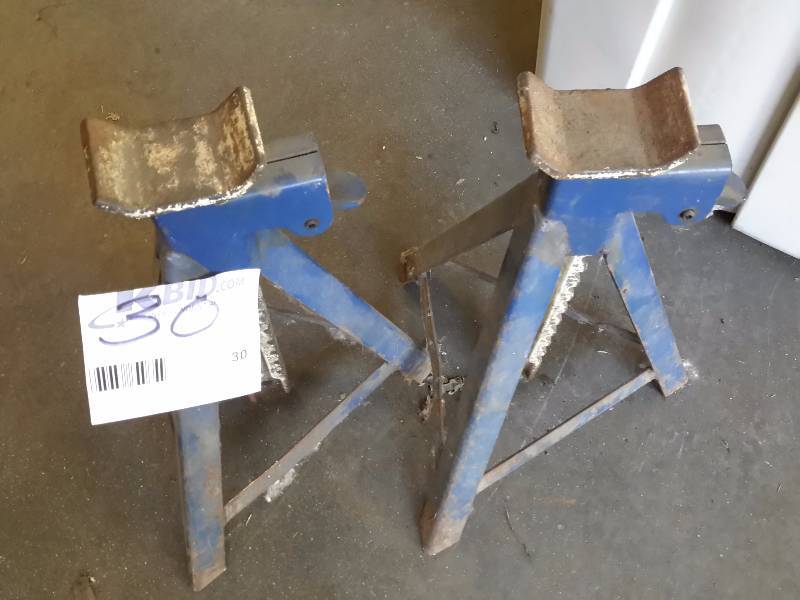 2 Jack Stands