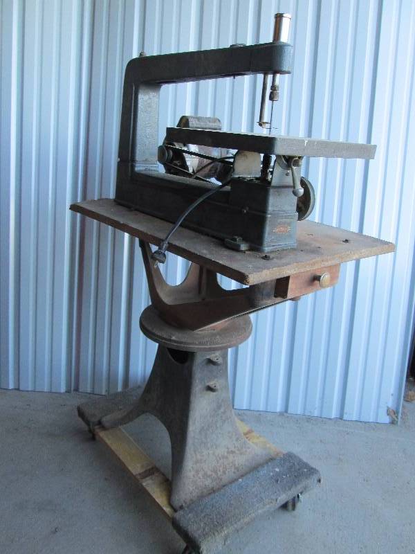 lot 11 image: Craftsman Scroll Saw