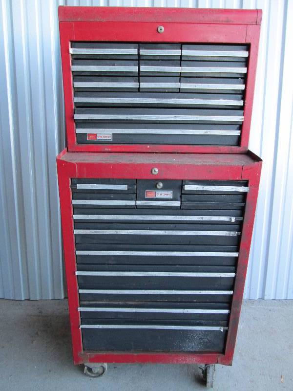 lot 19 image: Craftsman Tool Chest