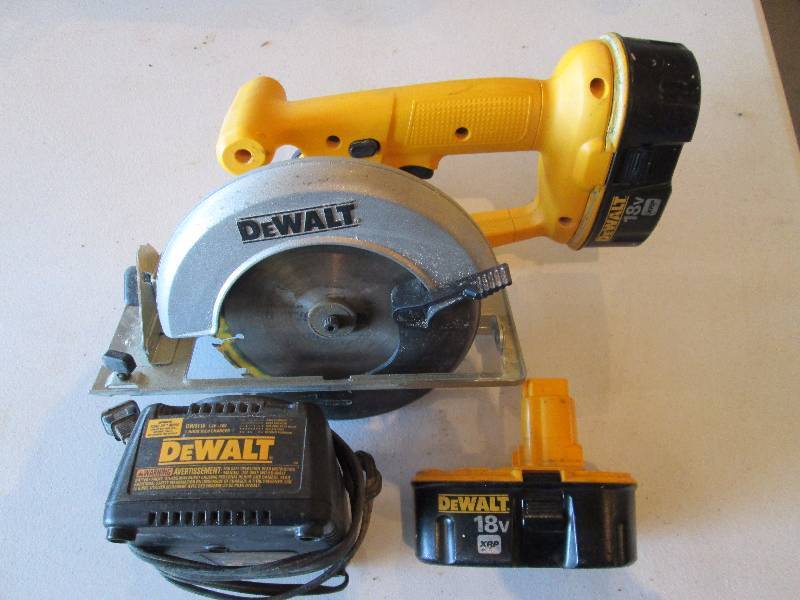 lot 32 image: DeWalt Cordless Circular Saw