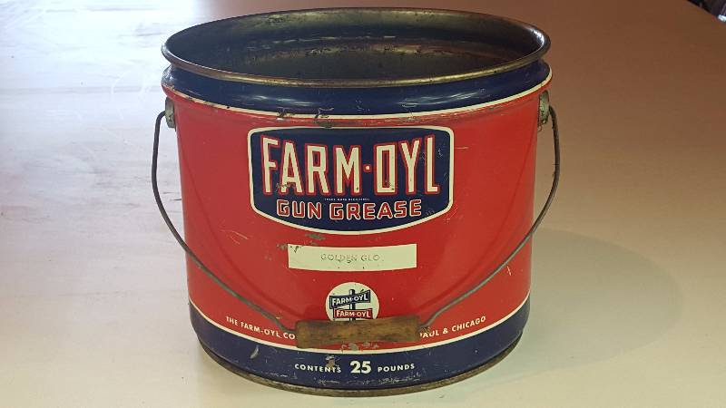 lot 200A image: 25 LB Farm-Oyl Gun Grease Can