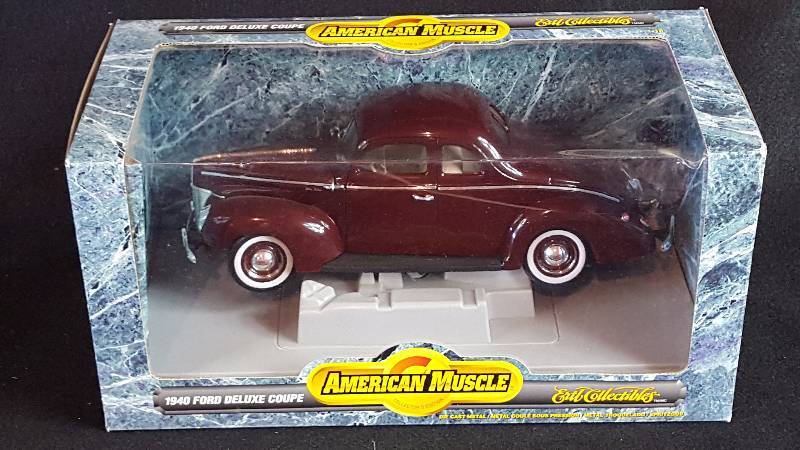 lot 231 image: 1940 Ford Deluxe Coupe 118 Die Cast