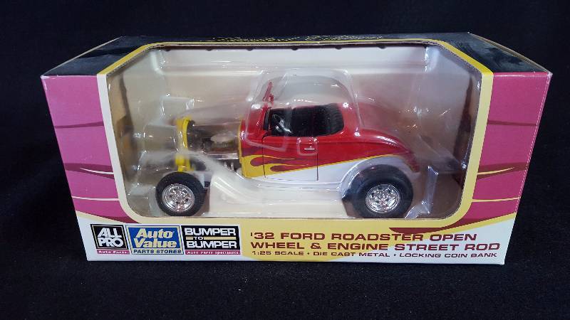 lot 237 image: 1932 Ford Roadster 125 Die Cast
