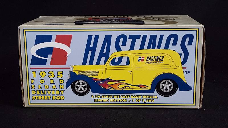 lot 256 image: 1935 Ford Sedan Delivery Street Rod 124 Die Cast Bank