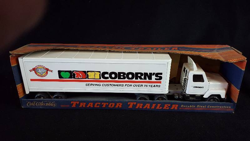 lot 263 image: Coborns Die Cast International Semi Truck