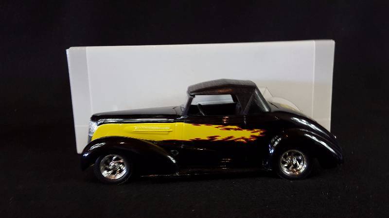 lot 274 image: 1937 Chevrolet Cabriolet Street Rod Die Cast Metal Bank