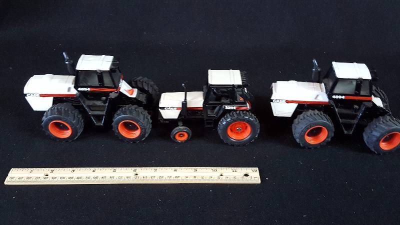 lot 312 image: (3) Ertl Case Tractors
