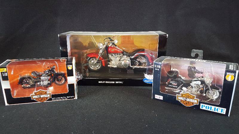 lot 316 image: Harley Davidson Die Cast Motorcycles