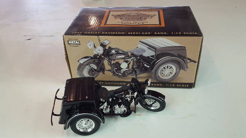 lot 330 image: Genuine Harley Davidson 1947 Servi Car Die Cast Coin Bank