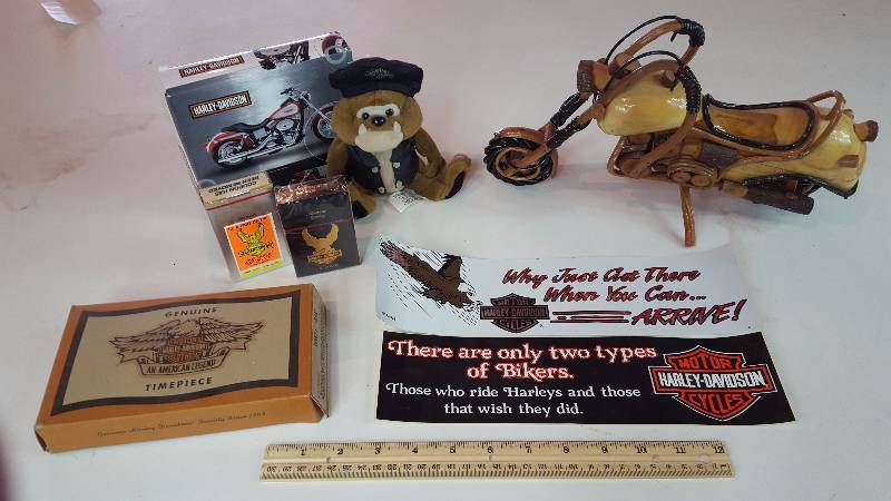 lot 337 image: Harley Davidson Collectibles