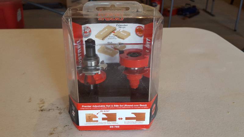 lot 60 image: Freud Router Bit Set