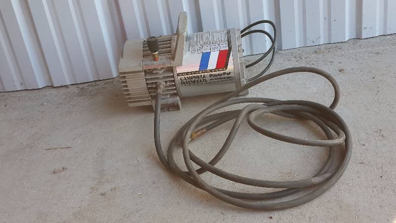 lot 68 image: Campbell Hausfeld Air Compressor