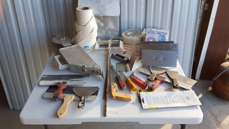 lot 87 image: Dry Wall Tools