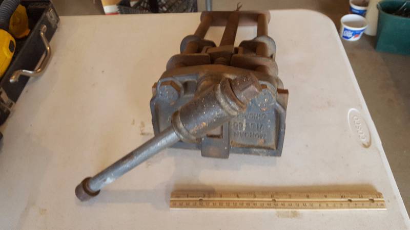 lot 99 image: Morgan NO15-A Wood Vise
