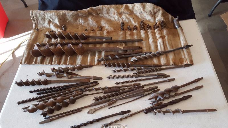 lot 111 image: Vintage Brace drill Auger Bits