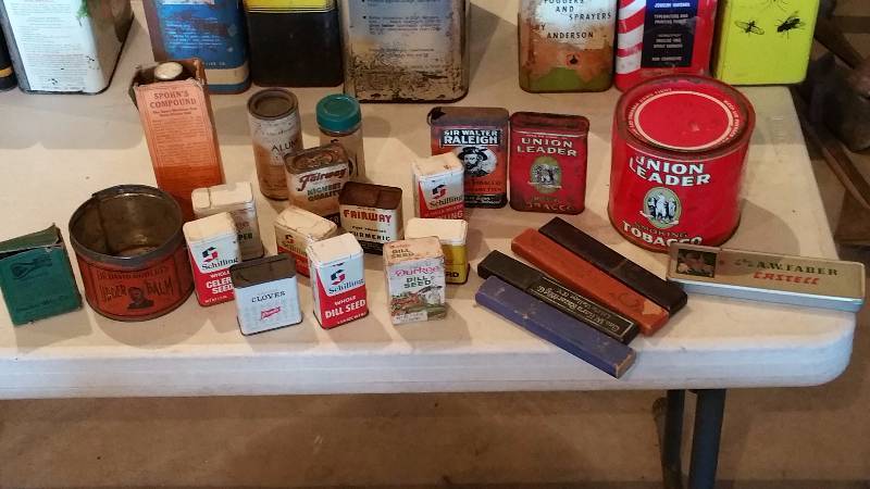 lot 214 image: Group of Antique & Vintage Tins, Cans
