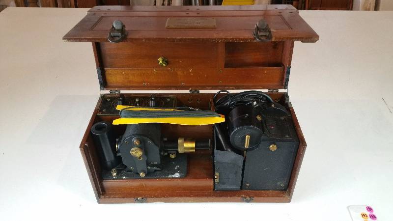 lot 193 image: Antique Cambridge Electrocardiograph EKG Machine