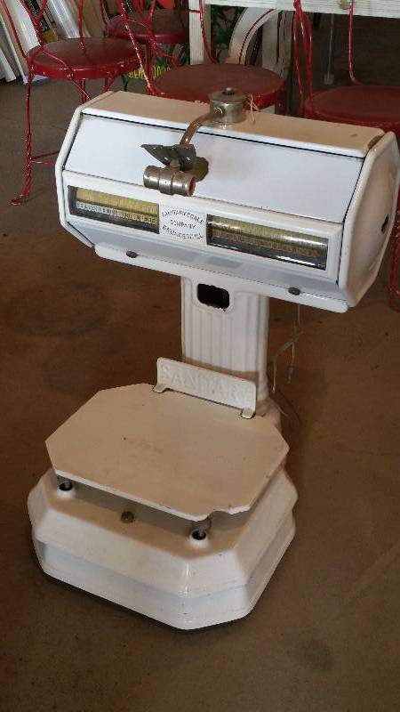lot 182 image: Sanitary Scale Company Porcelain Meat Shop Scale