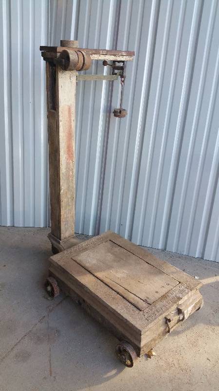 lot 180 image: Howe Scale Co Primitive Scale No 6 12