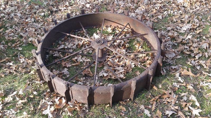 lot 171 image: Antique Tractor Wheel