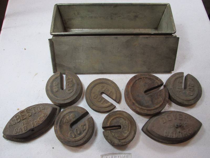 lot 134 image: Scale Weights