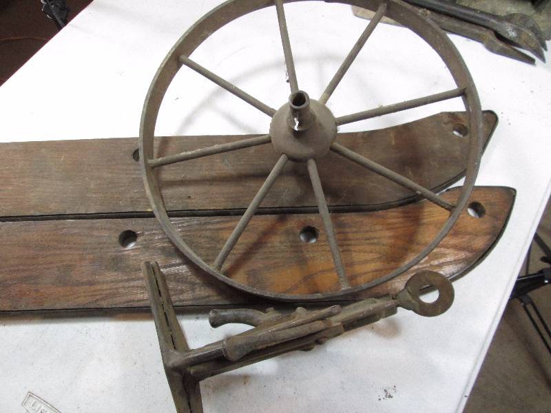 lot 138 image: Wheel & Sleigh Runner