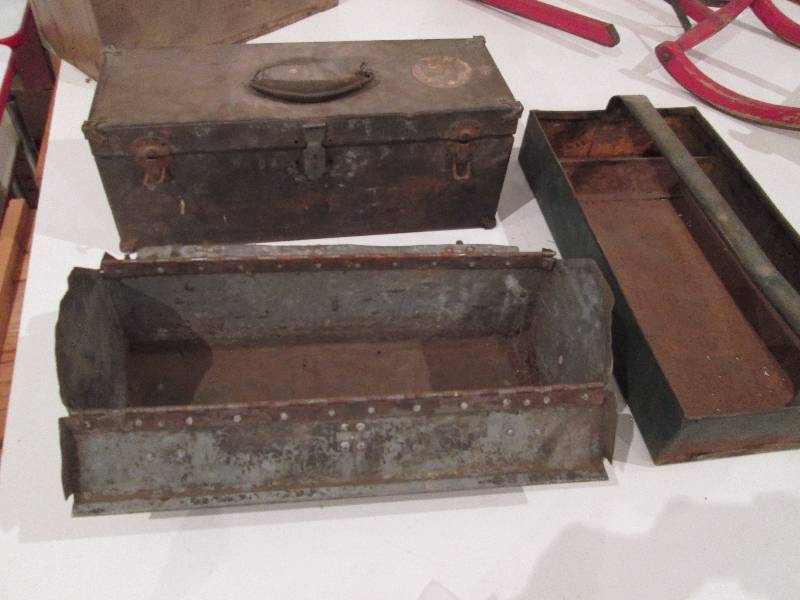 lot 143 image: Vintage Tool Boxes