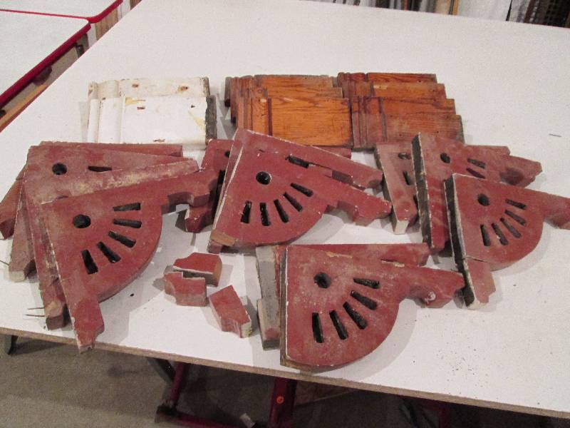 lot 153 image: Ginger Bread Corner Blocks