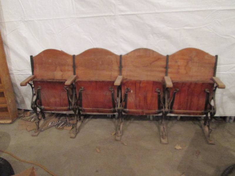 lot 157 image: Vintage Seating