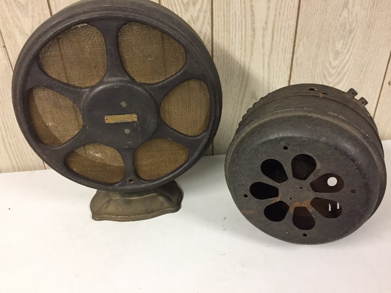 lot 5 image: Vintage Radio Speaker Cases