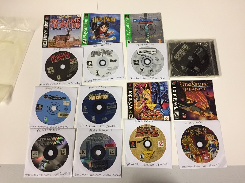 lot 16 image: Playstation Games & Controller