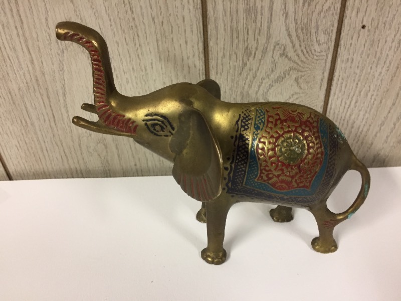 lot 19 image: Brass Elephant - India