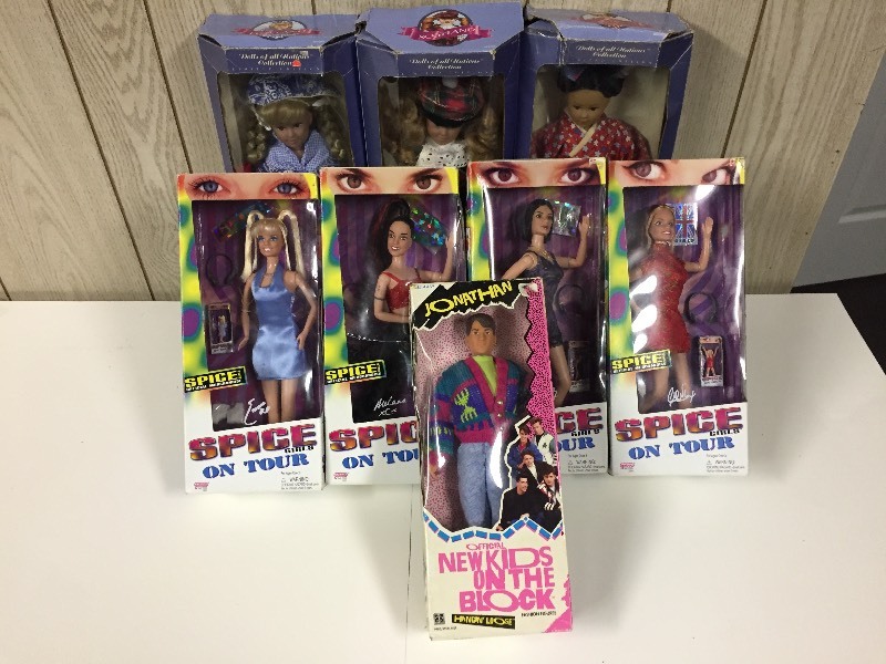 lot 25 image: Spice Girl Dolls - New Kids - Nation Dolls