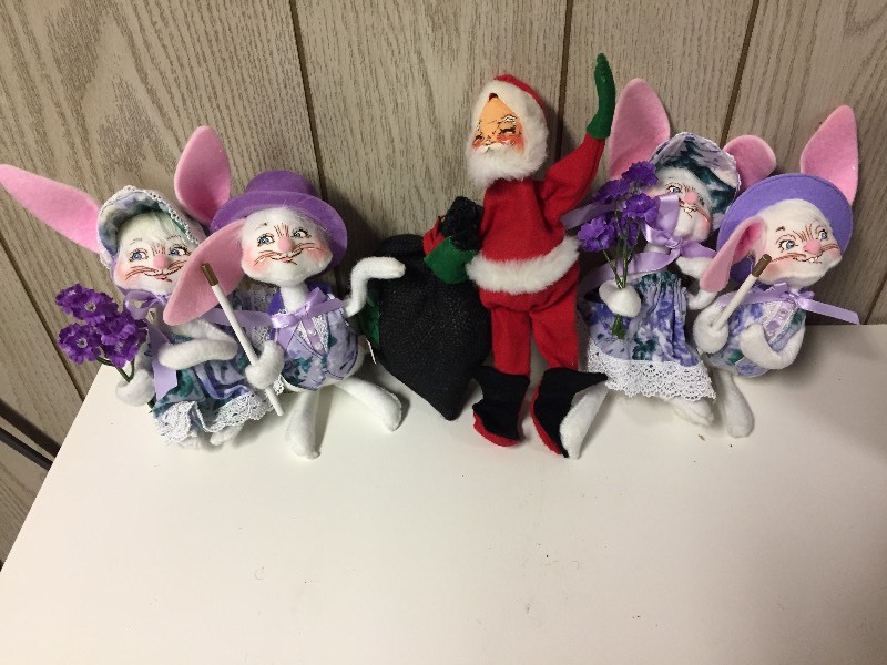 lot 35 image: Annalee Bunnies & Santa