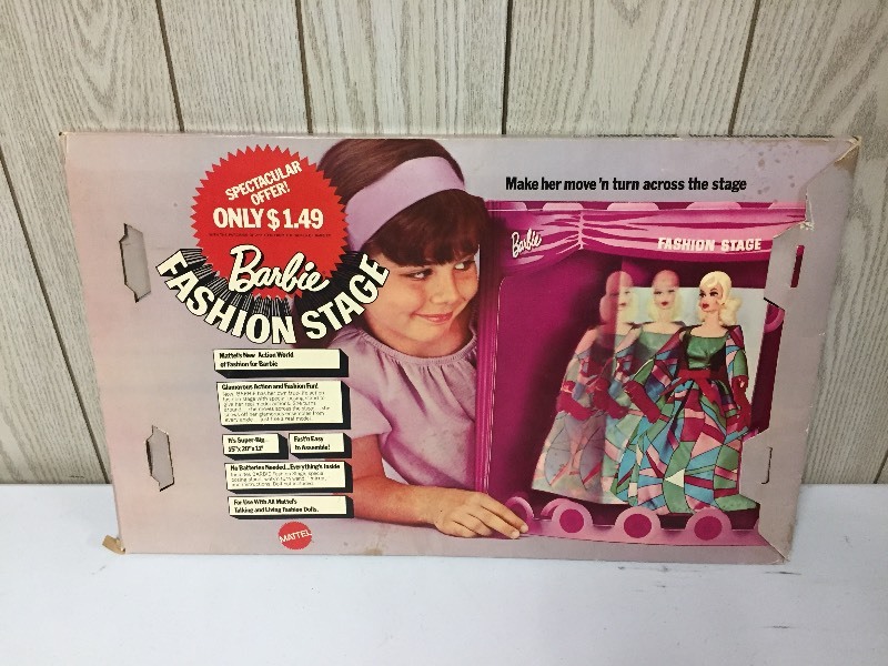 lot 49 image: Vintage Barbie Stage 15 x 20 x 11