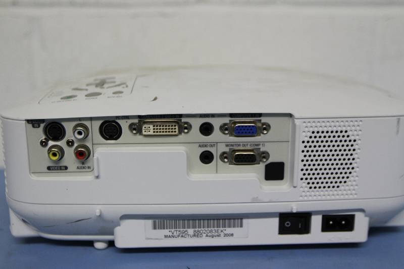 NEC VT595 XGA Conference Room  HDTV Home Theater 3 LCD VideoComputer Projector