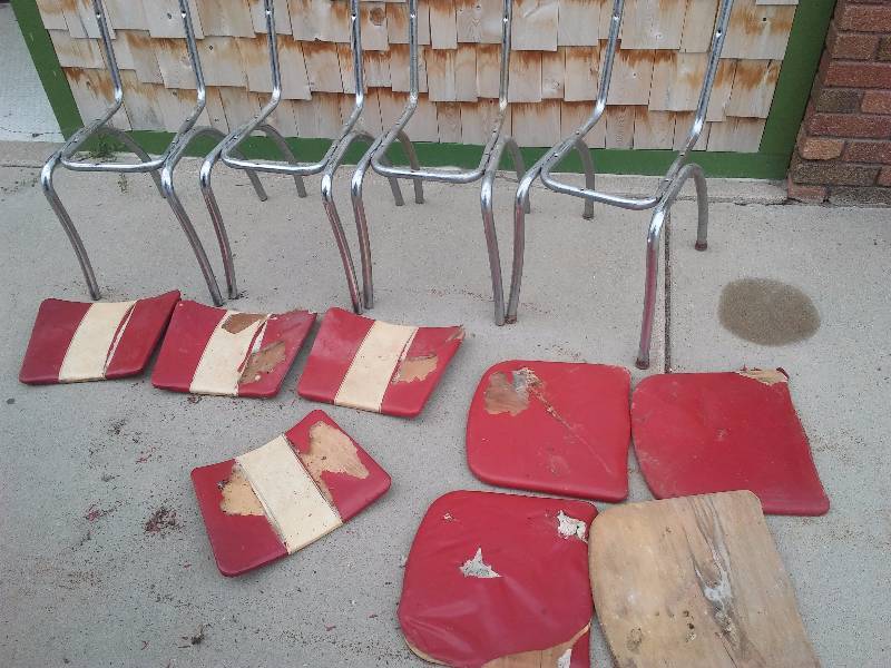 lot 51 image: Vintage Upscale Lot, and 1950s Vintage Chrome Chairs (4)