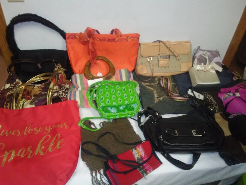 lot 43 image: Variety of Purses (15) and more