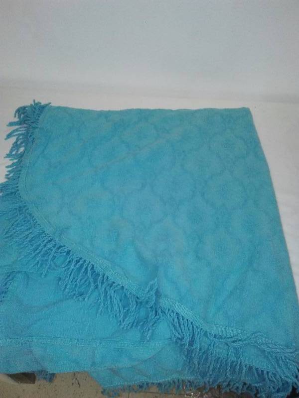lot 59 image: Vintage Twin Cotton Bedspread, Turquoise