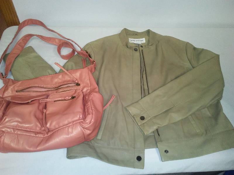 lot 63 image: Jones of New York Leather Jacket (14p) and Beuno Multi Pocket Purse  near new