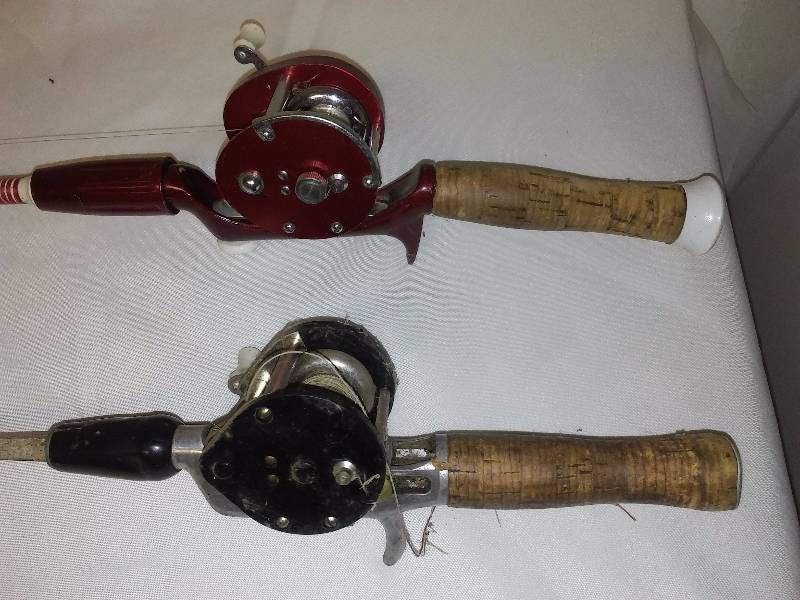 lot 3 image: Fishing Poles and Reels (2)